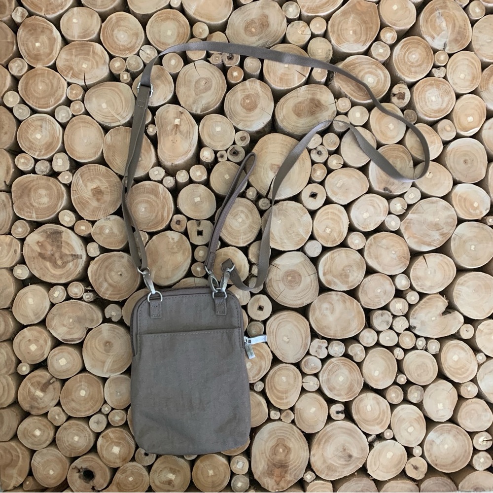 Baggallini Take Two RFID Bryant Crossbody Bag - Picture 4 of 7
